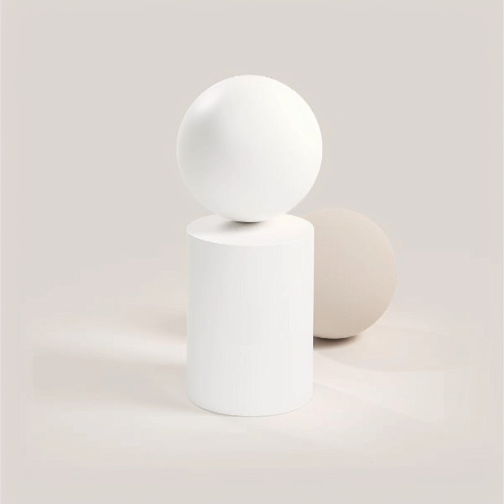 Classic white floral urns (2 pieces)